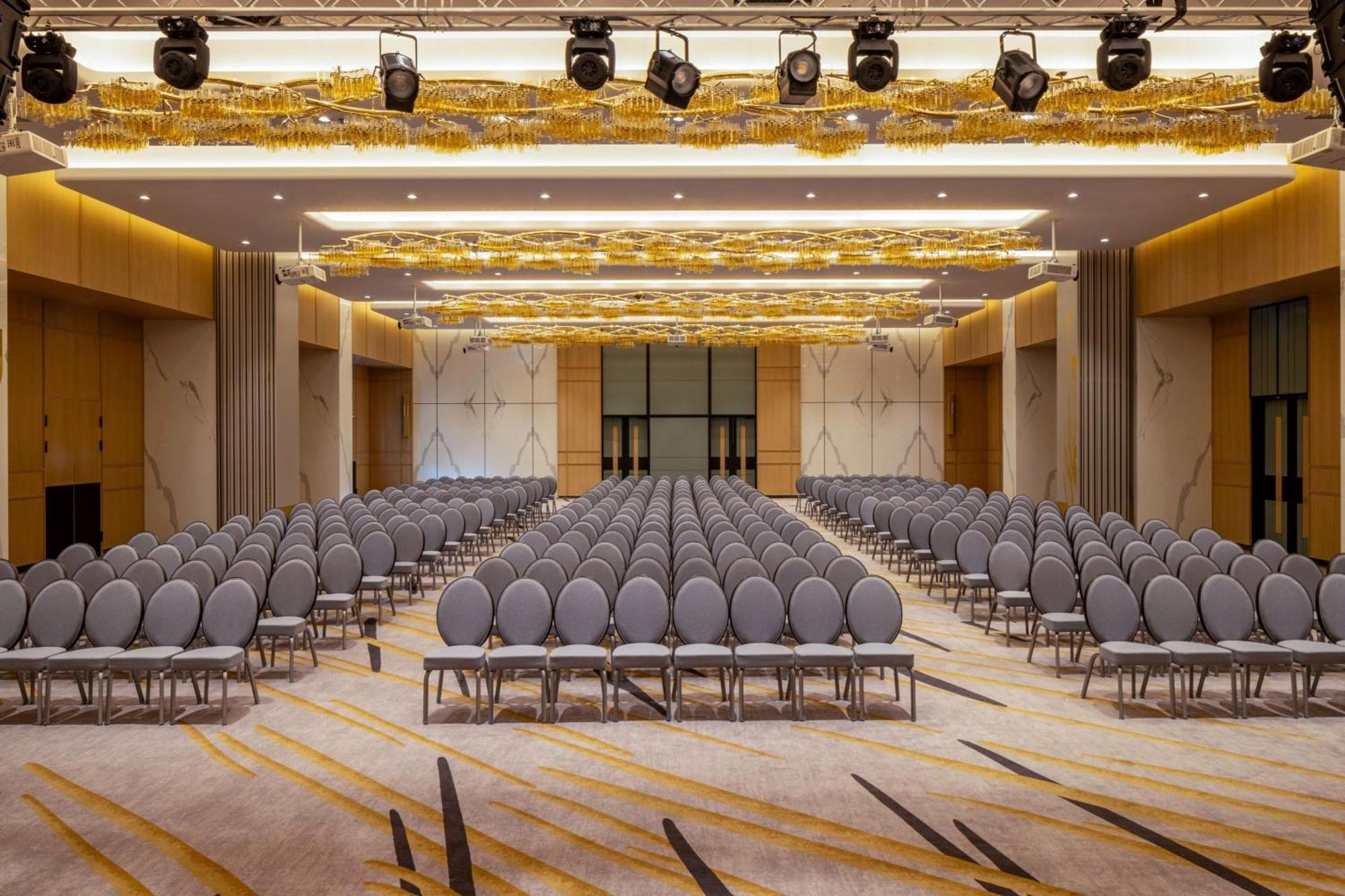 Paragraph Freedom Square, A Luxury Collection Hotel, Тбилиси Екстериор снимка